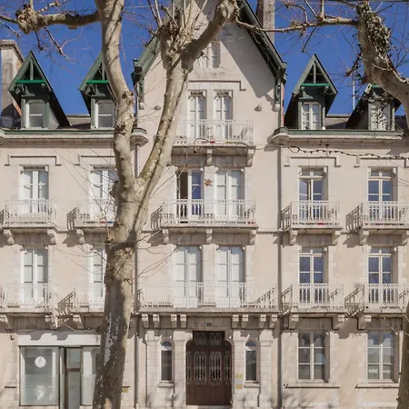 Magnifique 2 Pieces Lumineux Avec Ascenseur Face Au Jardin Public Et Thermes Au Coeur De La Apartmán